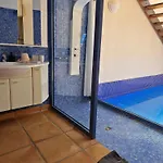 Flora, Mit Eigenem Pool Und Meerblick *