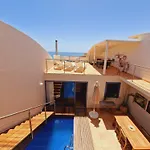 Дом отдыха Flora, Mit Eigenem Pool Und Meerblick Коста Калма