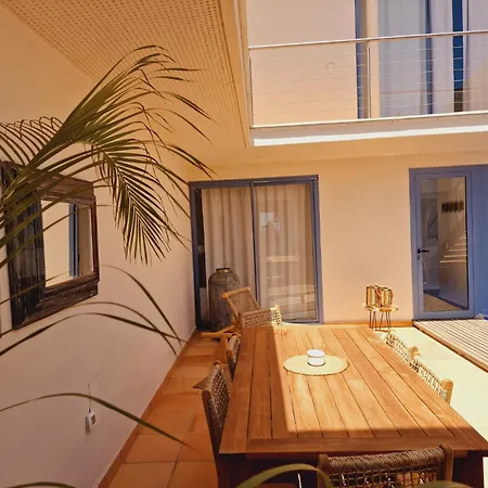 Flora, Mit Eigenem Pool Und Meerblick *