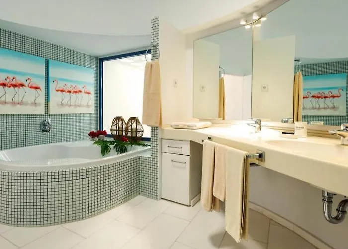 Flora, Mit Eigenem Pool Und Meerblick Tatil Evi *