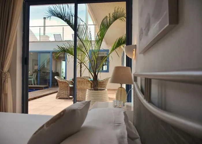 Flora, Mit Eigenem Pool Und Meerblick Tatil Evi