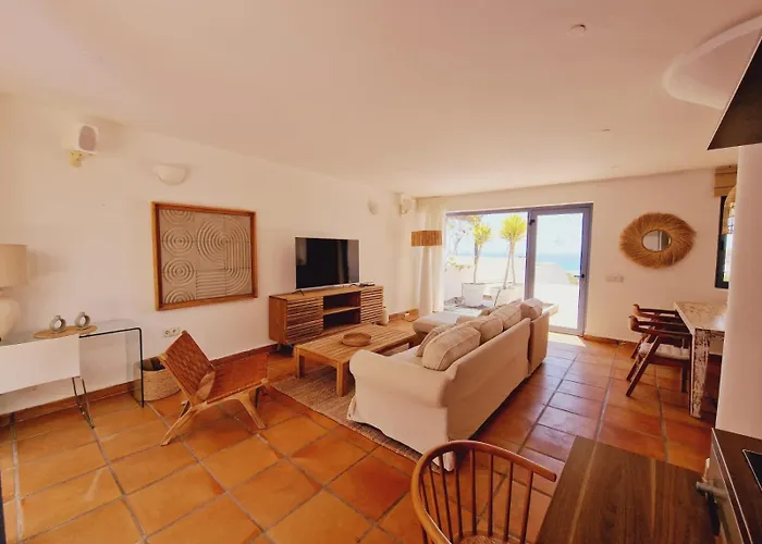 Flora, Mit Eigenem Pool Und Meerblick Tatil Evi *