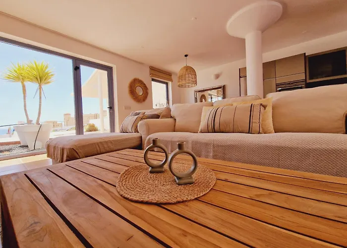 Flora, Mit Eigenem Pool Und Meerblick