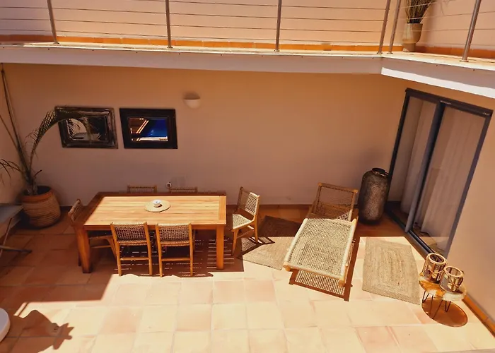 Flora, Mit Eigenem Pool Und Meerblick Tatil Evi *