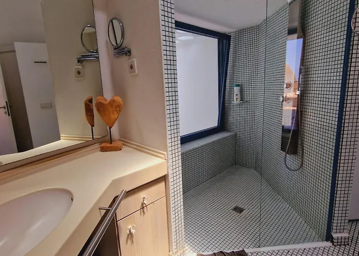 Flora, Mit Eigenem Pool Und Meerblick Tatil Evi