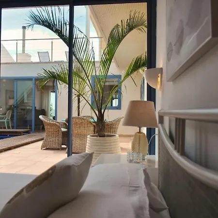 Flora, Mit Eigenem Pool Und Meerblick Dom wakacyjny