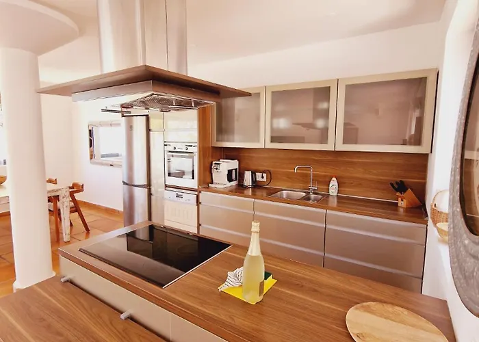 Flora, Mit Eigenem Pool Und Meerblick *