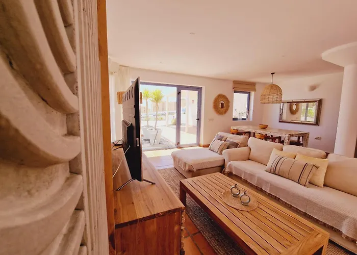 Semesterbostad Flora, Mit Eigenem Pool Und Meerblick *